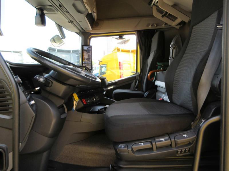 DAF XFn 480 FT 4X2 LOW DECK null