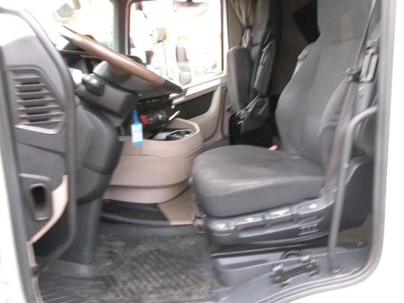 DAF XG+ 530 FT 4X2 LOW DECK null