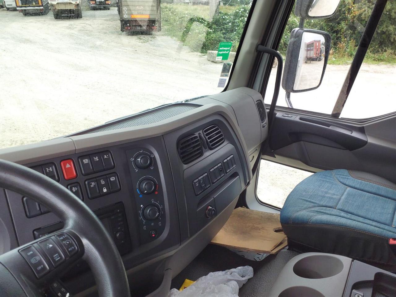 DAF LF 260 FA 4X2 null
