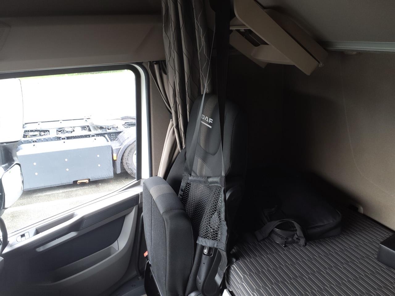 DAF XFn 480 FT 4X2 LOW DECK null