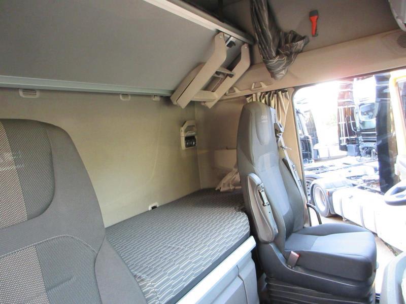 DAF XFn 480 FT 4X2 LOW DECK null