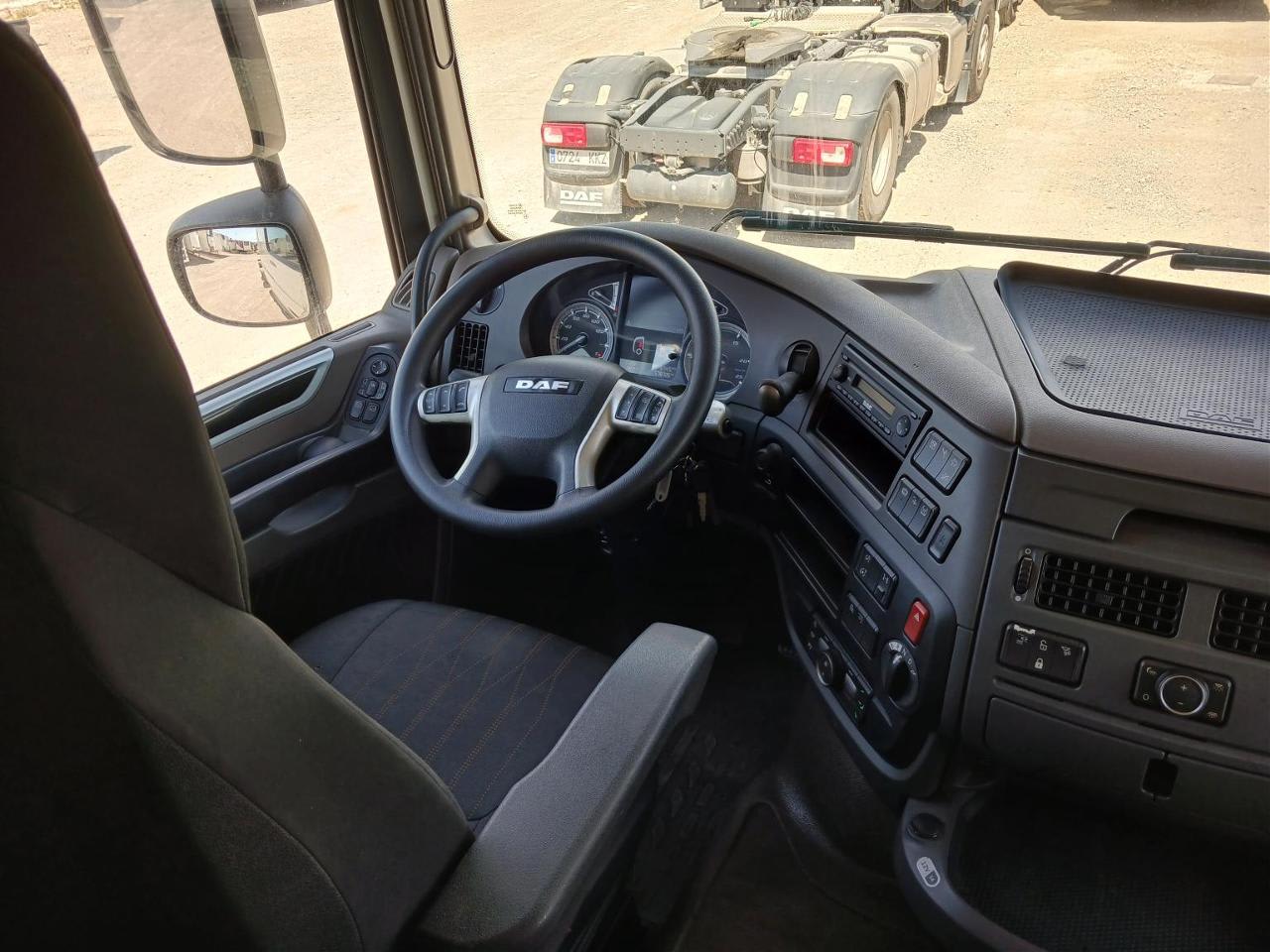 DAF XF 480 FAR 6X2 R null
