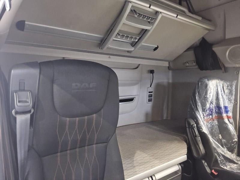 DAF XF 480 FAR 6X2 R null