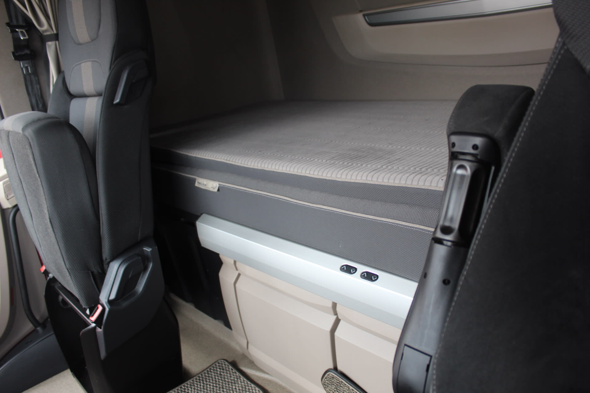 DAF XG 480 FT 4X2 LOW DECK null