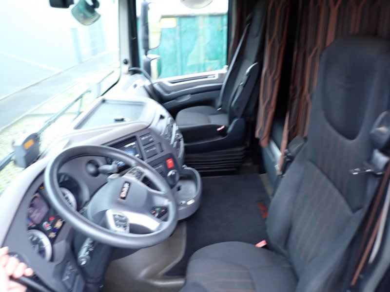 DAF XF 480 FT 4X2 LOW DECK null