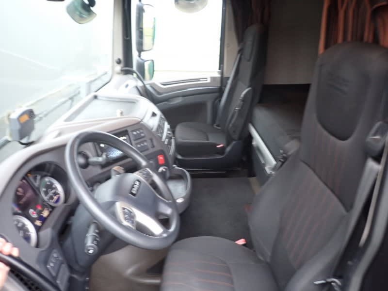 DAF XF 480 FT 4X2 LOW DECK null