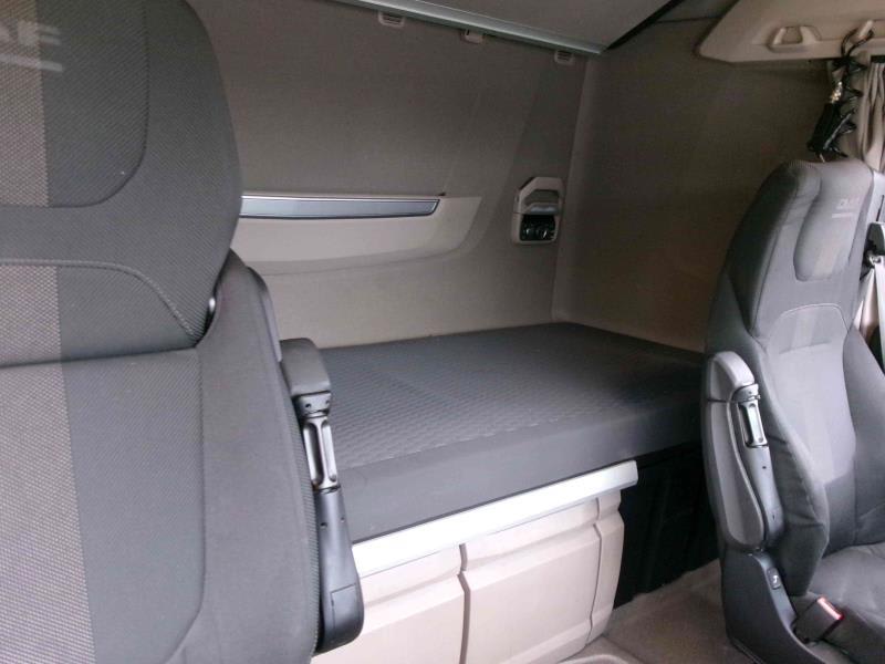 DAF XG+ 530 FT 4X2 LOW DECK null