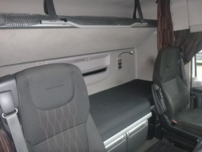 DAF XF 480 FTP 6X2 P null