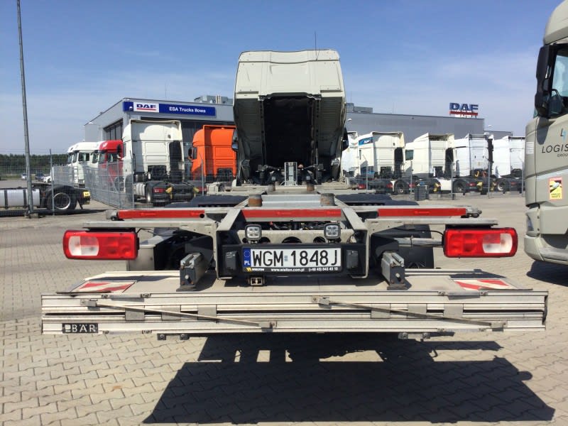 DAF XG 480 FAR 6X2 with BDF Frame and a BÄR 1.500kg Taillift null
