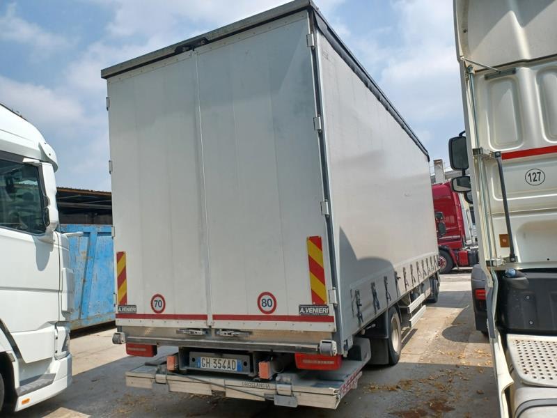 DAF LF 260 FA 4X2 null