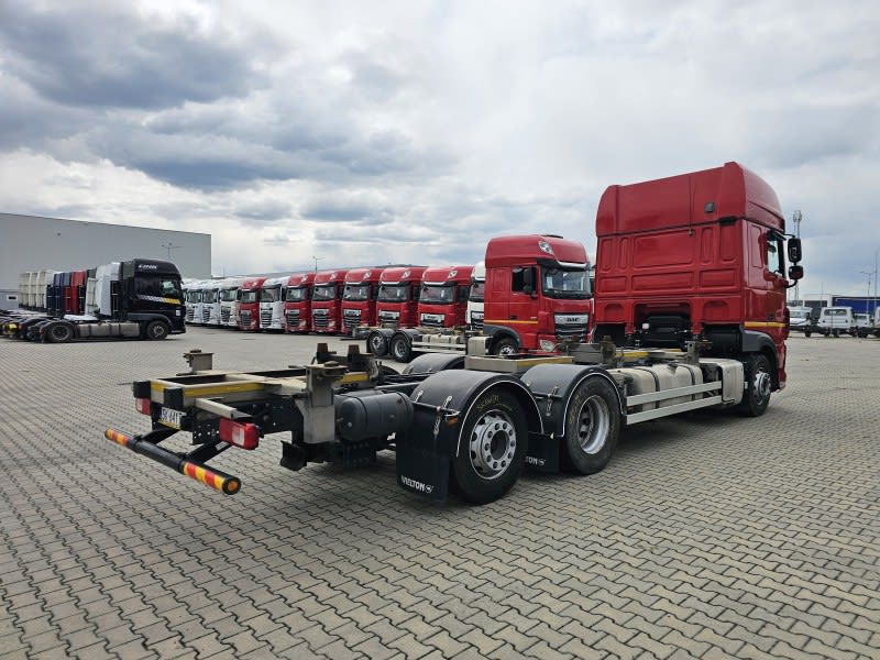 DAF XF 480 FAR 6X2 R null