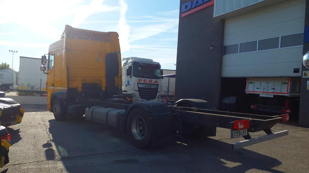DAF XF 480 FA 4X2 LOW DECK null