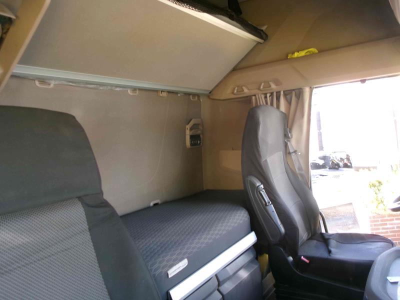 DAF XFn 480 FT 4X2 LOW DECK null