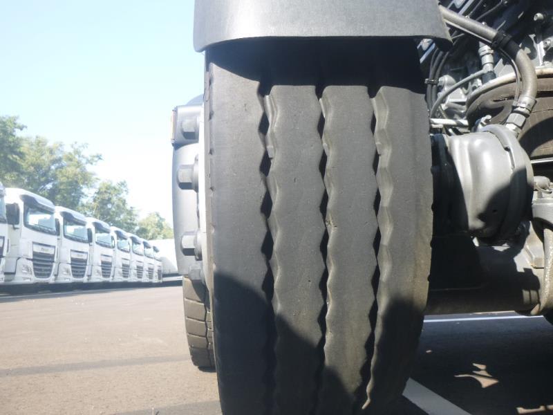 DAF XF 480 FTP 6X2 P null