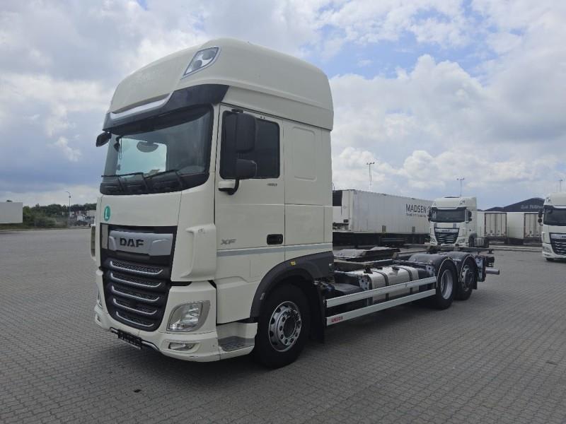 DAF XF 480 FAR 6X2 R null