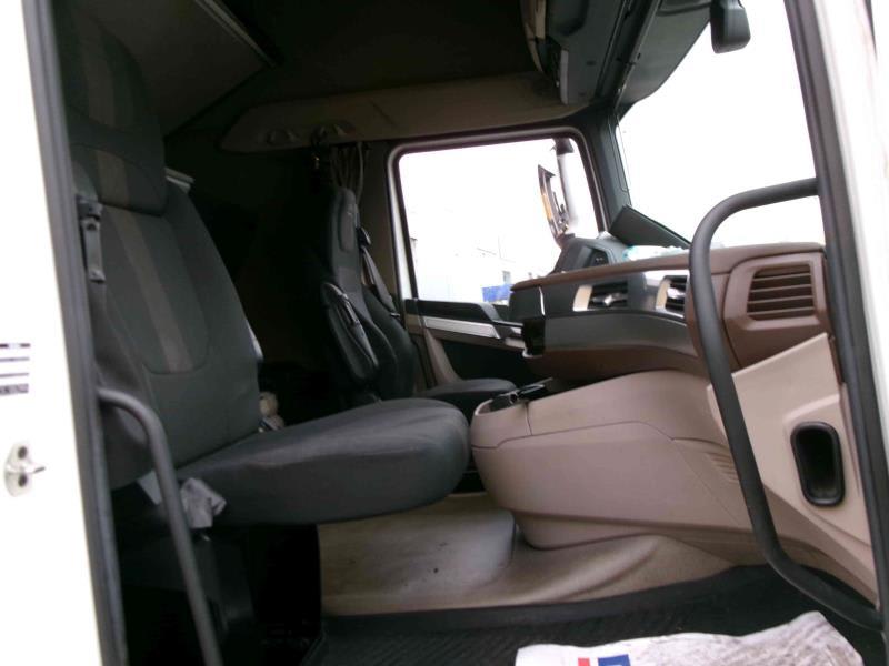 DAF XG+ 530 FT 4X2 LOW DECK null