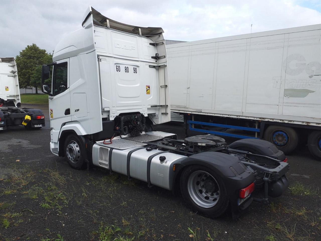 DAF XFn 480 FT 4X2 LOW DECK null