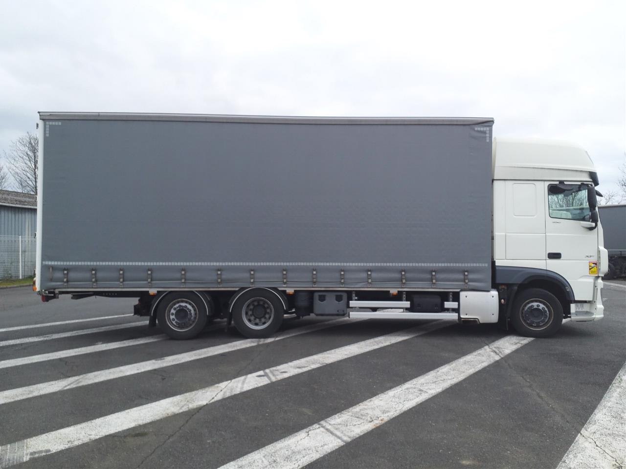 DAF XF 530 FAR 6X2 R null