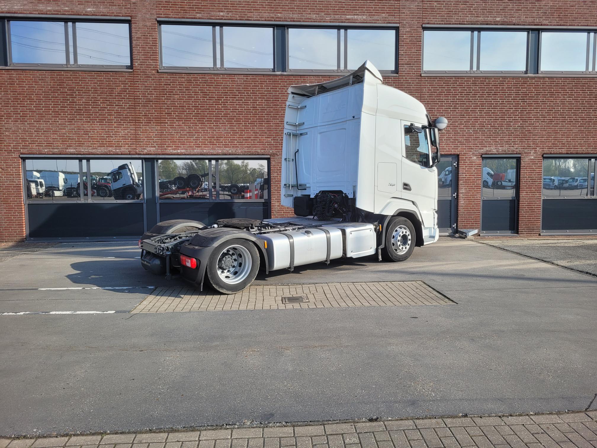 DAF XFn 480 FT 4X2 LOW DECK null