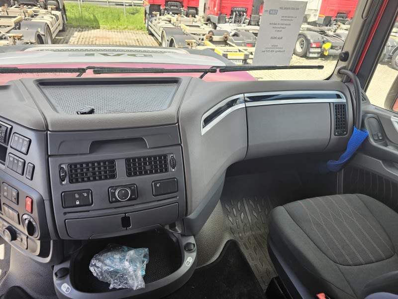 DAF XF 480 FAR 6X2 R null
