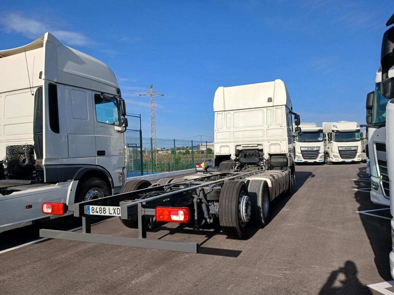 DAF XF 480 FAR 6X2 R null