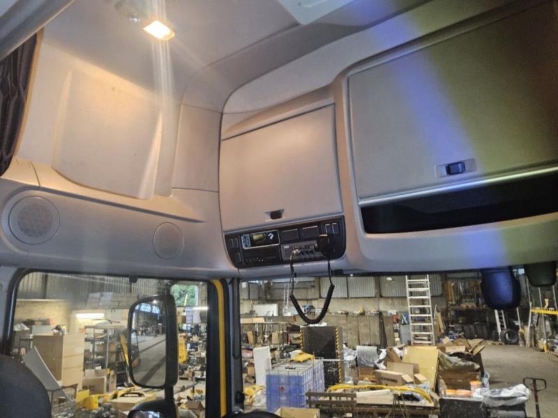 DAF XF 480 FAR 6X2 R null