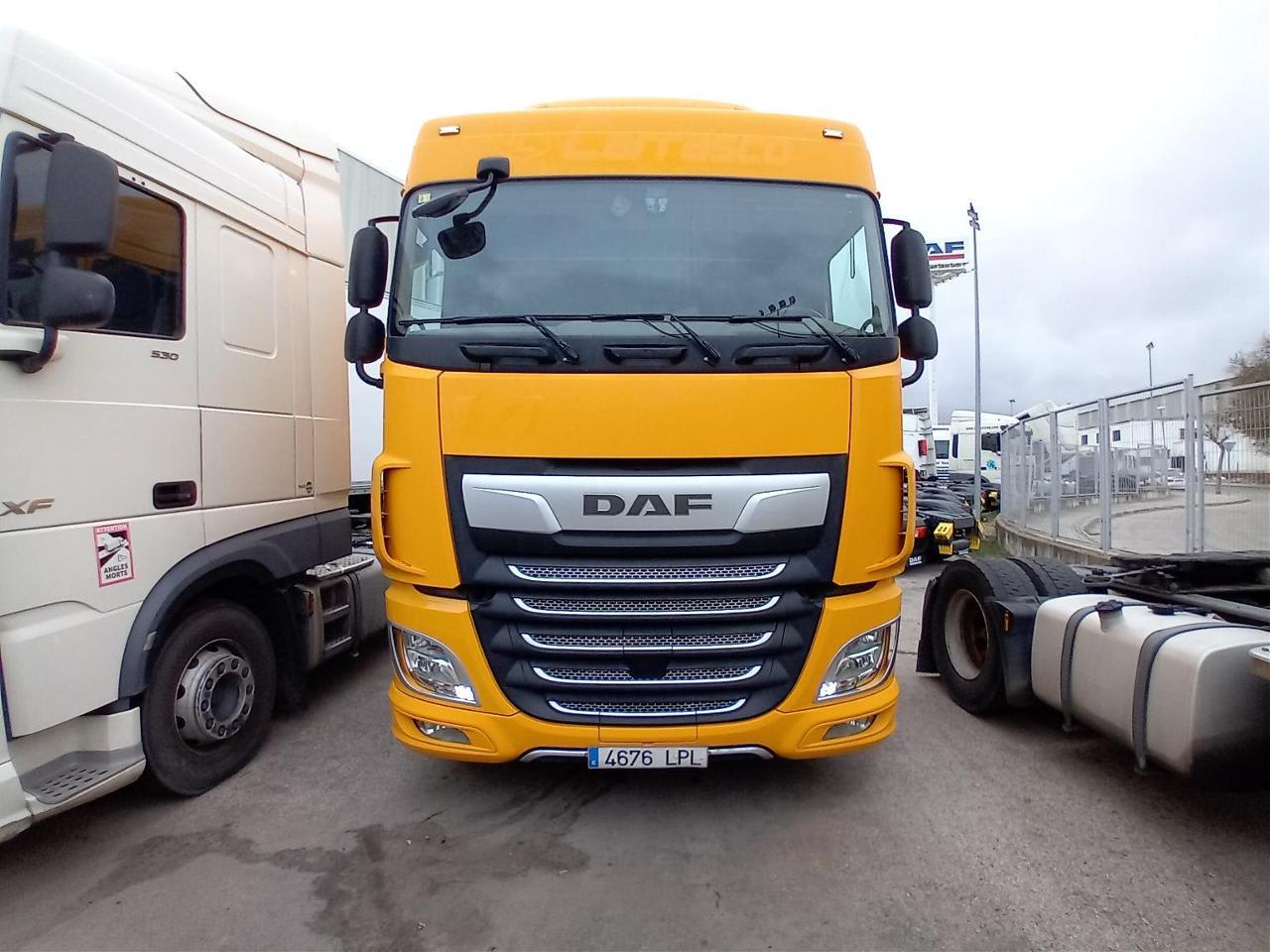 DAF XF 480 FA 4X2 LOW DECK null
