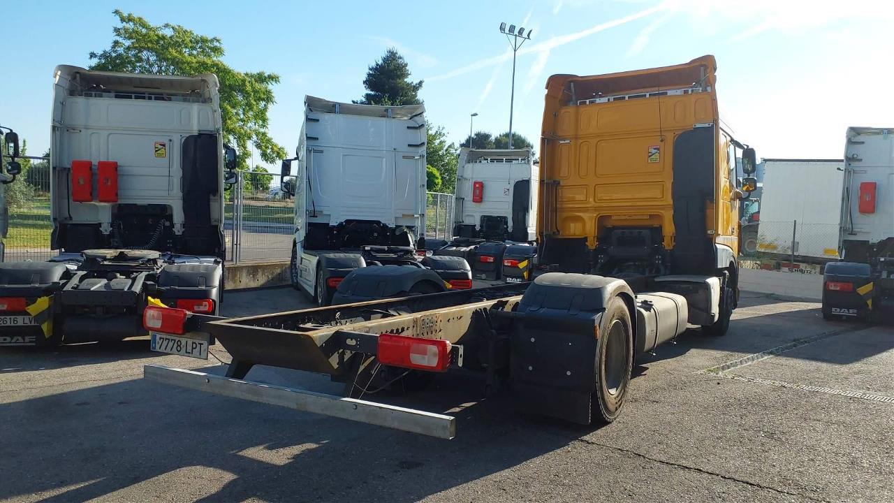 DAF XF 480 FA 4X2 LOW DECK null