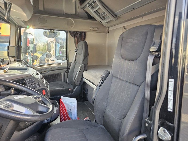 DAF XF 480 FT 4X2 LOW DECK null