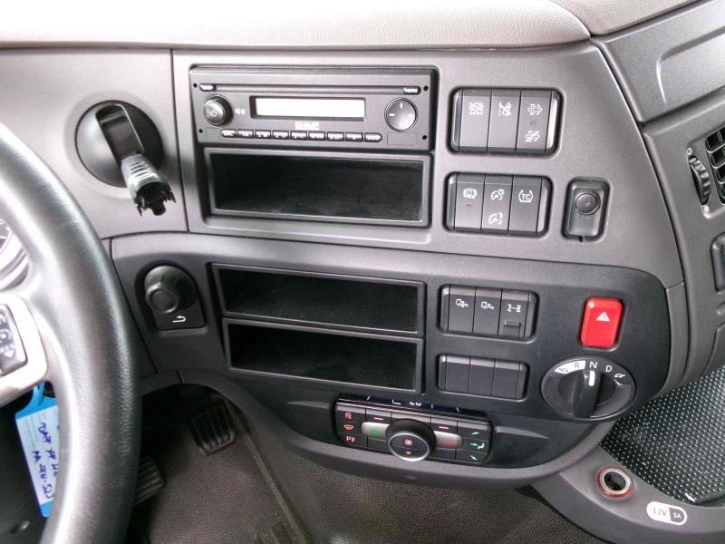 DAF XF 480 FT 4X2 LOW DECK null