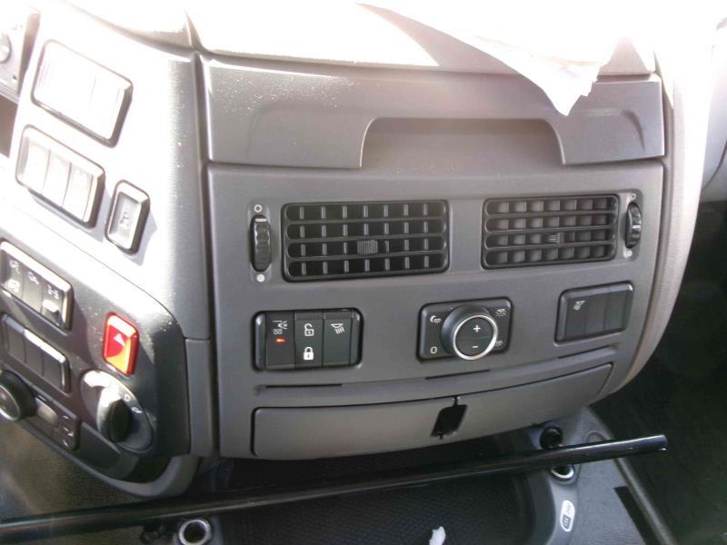 DAF XF 480 FT 4X2 LOW DECK null