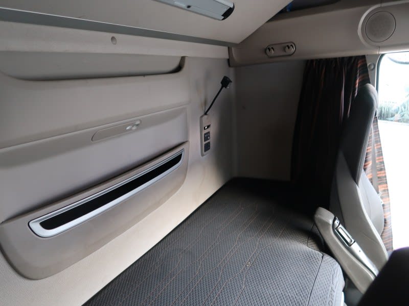 DAF XF 450 FT 4X2 LOW DECK null