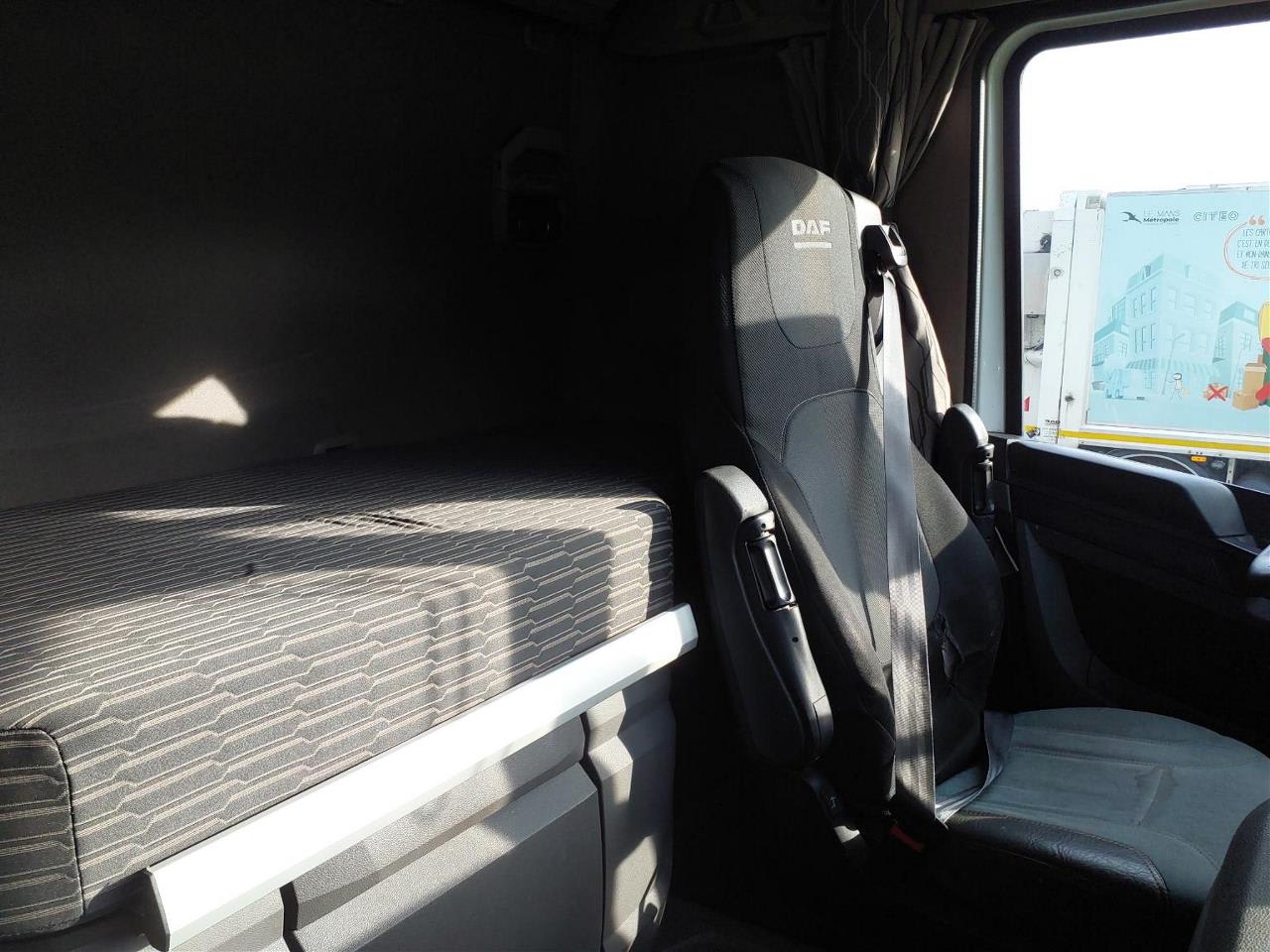 DAF XFn 530 FT 4X2 null