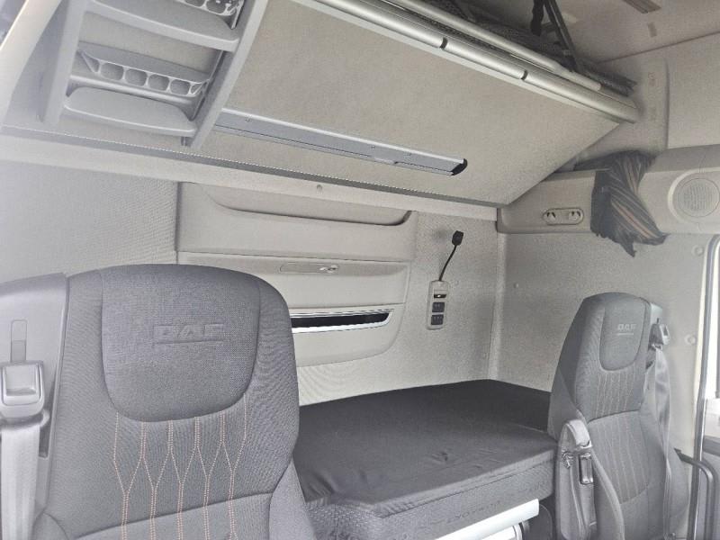 DAF XF 480 FAR 6X2 R null