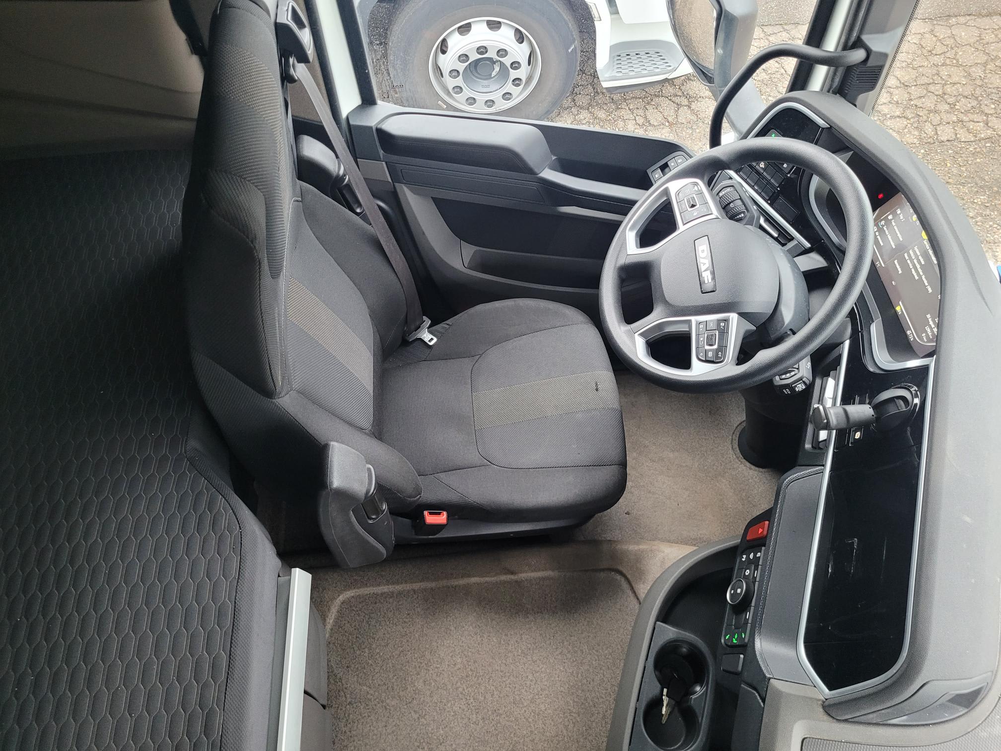 DAF XFn 480 FT 4X2 LOW DECK null