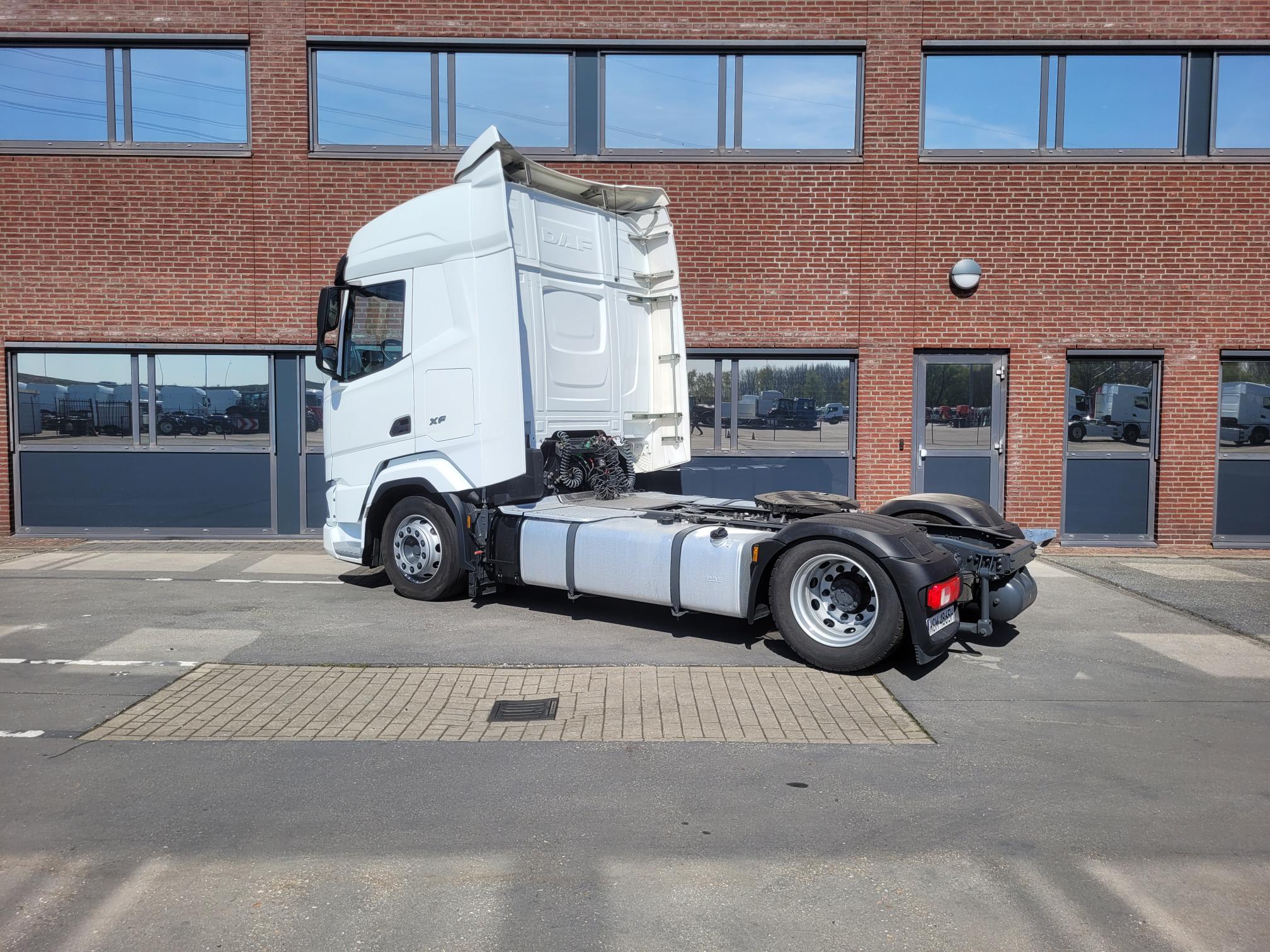 DAF XFn 480 FT 4X2 LOW DECK null