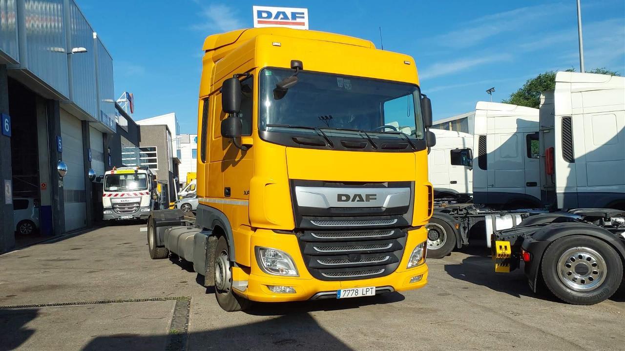 DAF XF 480 FA 4X2 LOW DECK null