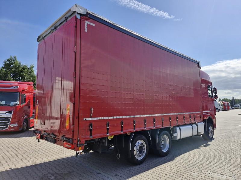 DAF XF 480 FAR 6X2 R LOW DECK null