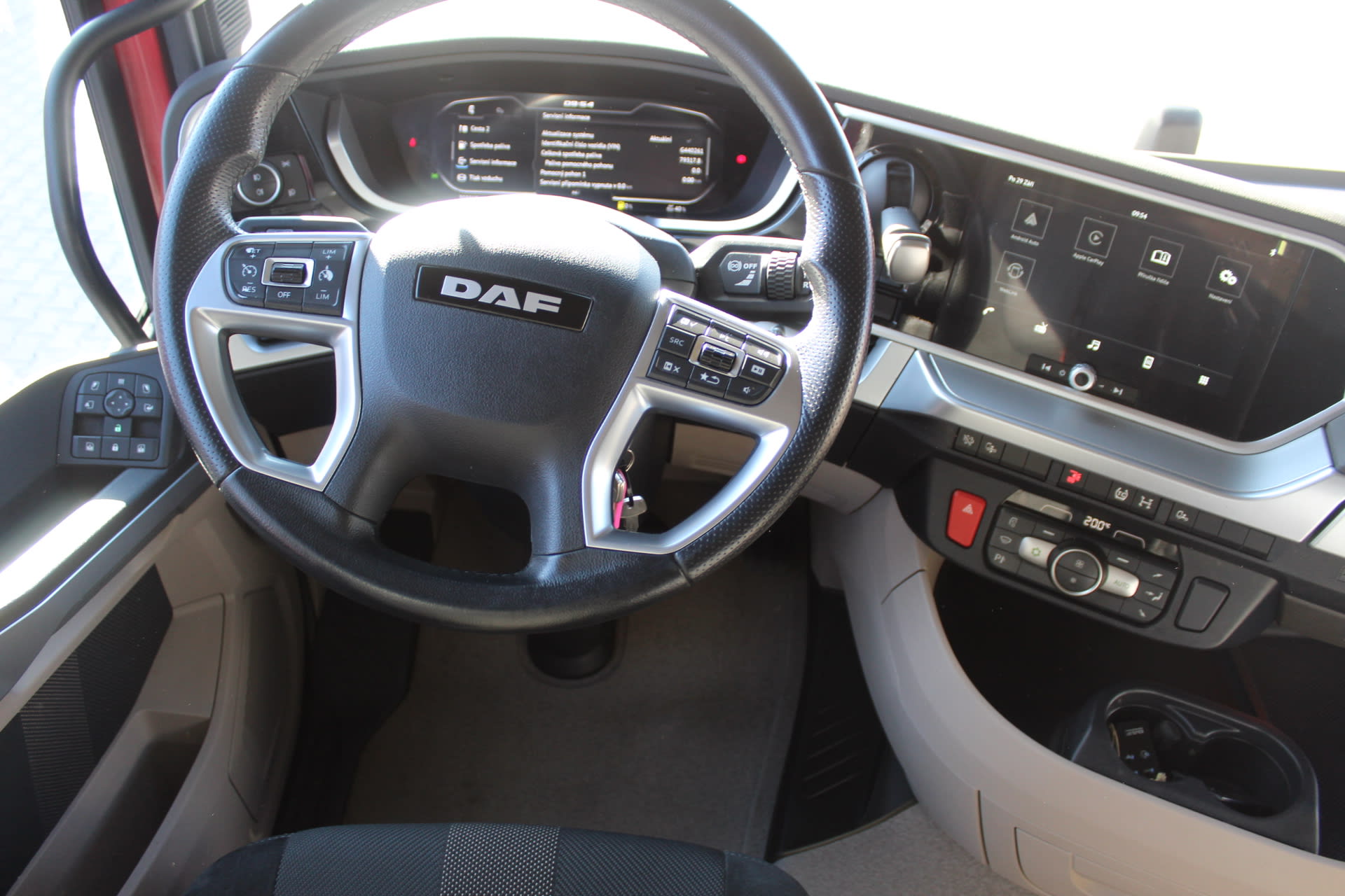 DAF XG 480 FT 4X2 LOW DECK null