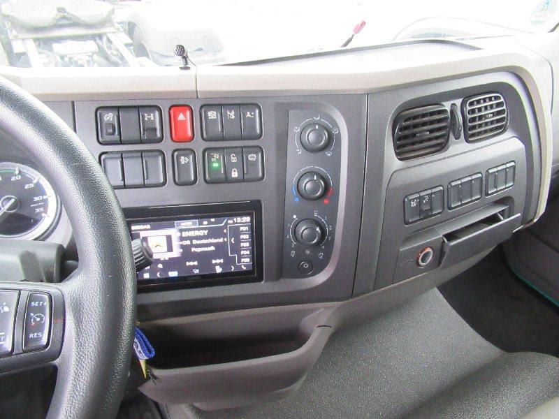 DAF LF 260 FA 4X2 null