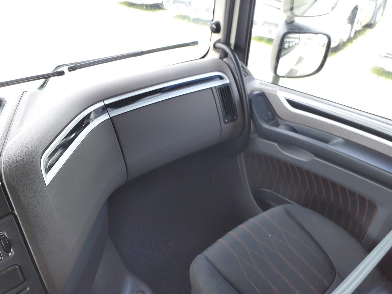 DAF XF 450 FT 4X2 null