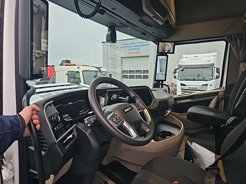 DAF XG 480 FT 4X2 LOW DECK null