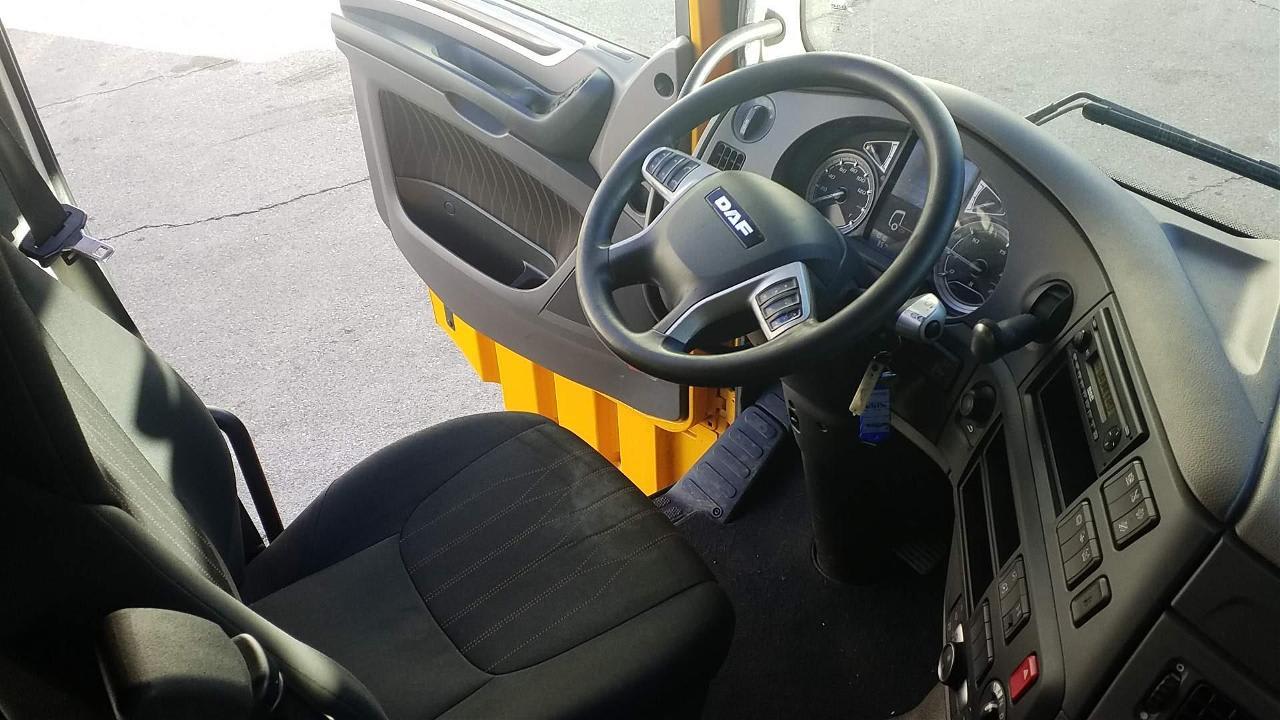 DAF XF 480 FA 4X2 LOW DECK null