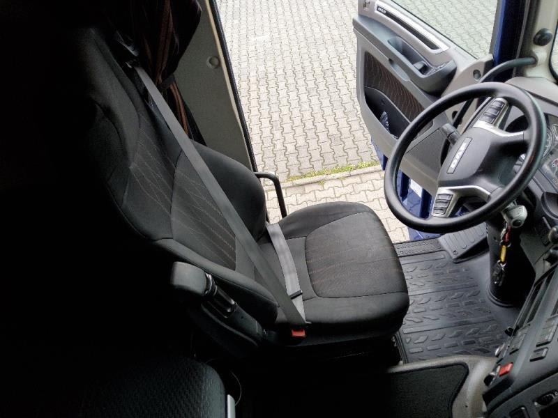 DAF XF 480 FAN 6X2 N LOW DECK null