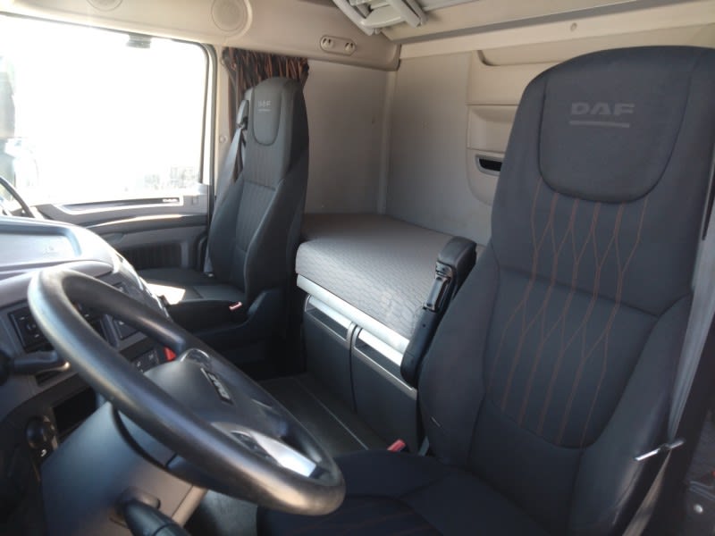 DAF XF 480 FAR 6X2 R null