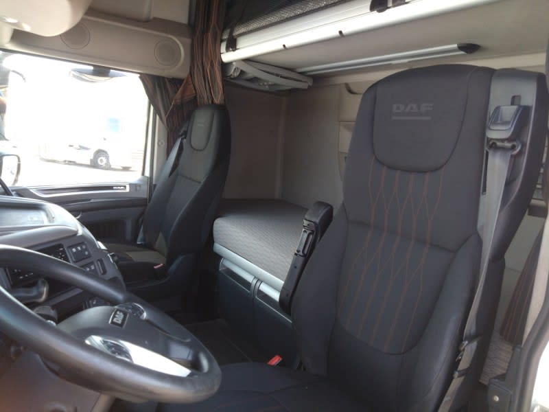 DAF XF 480 FAR 6X2 R null