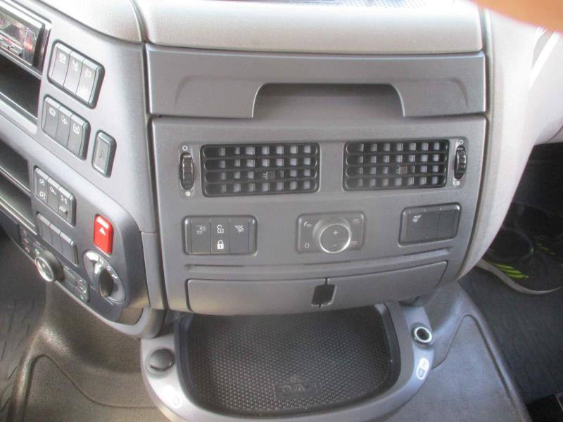 DAF XF 480 FT 4X2 LOW DECK null