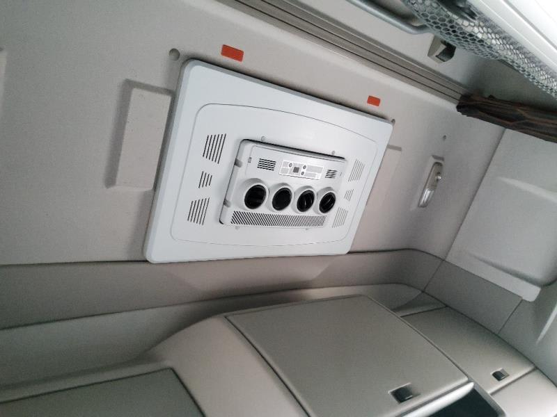 DAF XF 480 FAN 6X2 N LOW DECK null