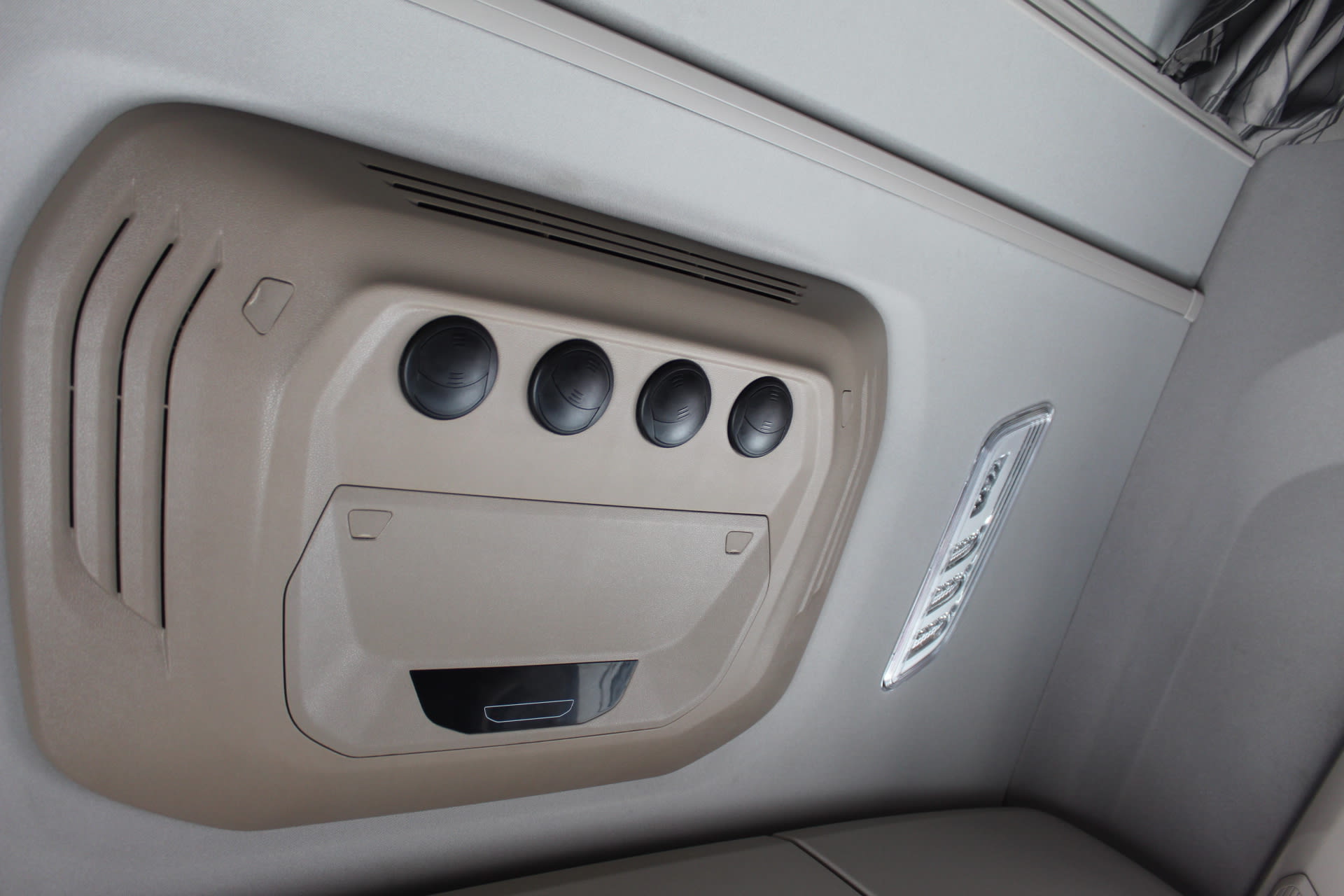 DAF XG 480 FT 4X2 LOW DECK null