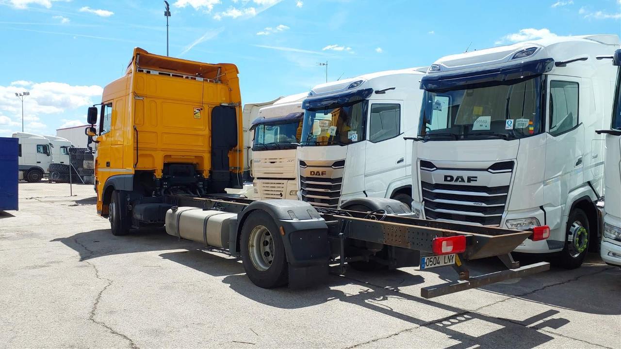 DAF XF 480 FA 4X2 LOW DECK null